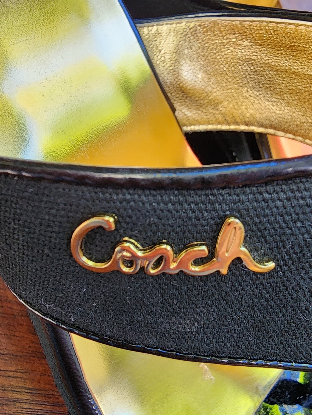COACH Black Patent Leather Gold Metallic Thong Wedge Sandals Size 8 - Picture 10 of 11